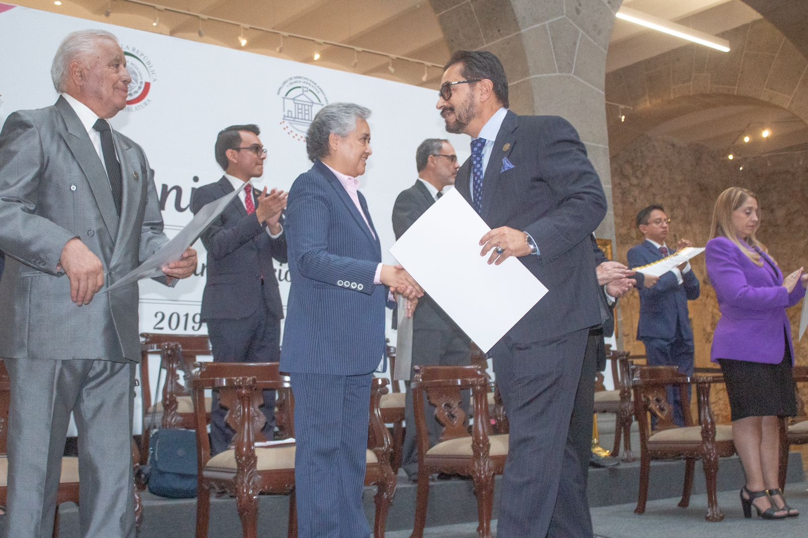 Recibe el diputado Pepe Temoltzin reconocimiento en el Senado por su labor legislativa